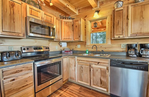 Logan Cabin | Lone Star Lodge - Gorgeous Lodge in Hocking Hills