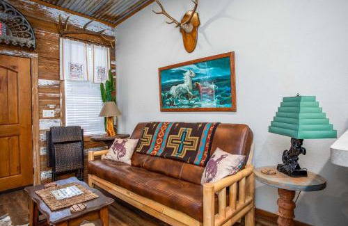 Bandera House | Lonesome Dove Bandera Cabin