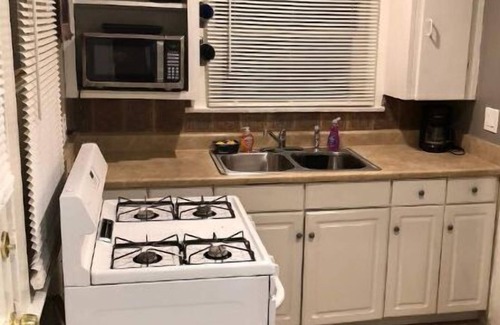 Harbor Apartment | Long Beach living in a Charming Craftsman!