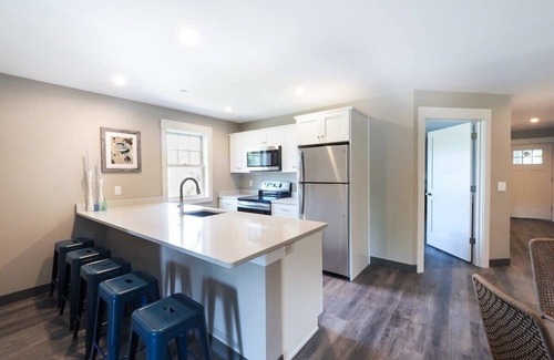 Gloucester Apartment | Long Beach Suites: Ocean Views, Book 2025 Already!