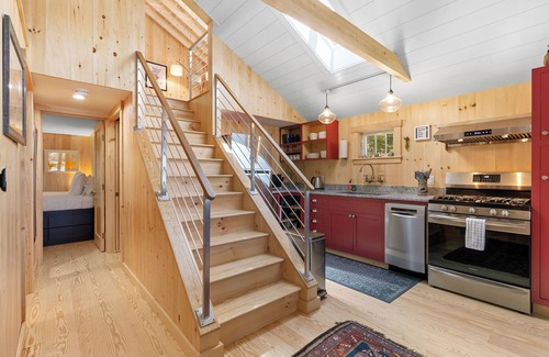 Saint George Cottage | Long Cove Retreat | Two Cottages, 3BR/2BA, Sleeps 8, Shoreline & Fire Pit