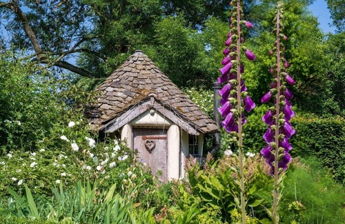 Tenbury Wells Cottage | Long Cover Cottage is 4 Star Gold retreat from the outside world.