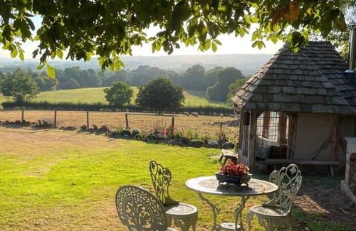 Tenbury Wells Cottage | Long Cover Cottage is 4 Star Gold retreat from the outside world.