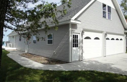 Alpena Cottage | Long Lake cottage in Alpena, MI