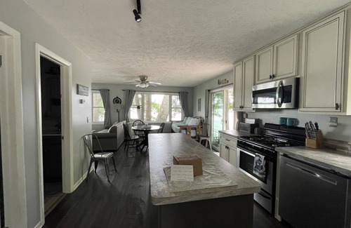 Traverse City Cottage | Long Lake Crescent Cove Cottage