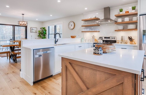 Town of Torrey House | Long Point Retreat: Near Wineries + Hot Tub + Pet Friendly!