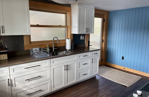 Mount Desert Cottage | “Long Pond Cottage" Lakefront on Mount Desert Island Sleeps 6