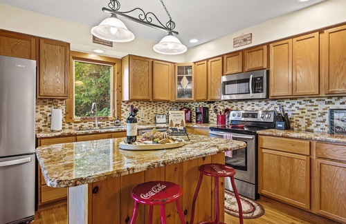 Maggie Valley House | Long- & Short-Range Views/King Beds/Fireplace/Fire Table/Game Room