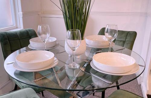 Bilston House | Long stay contractor accommodation Wolverhampton