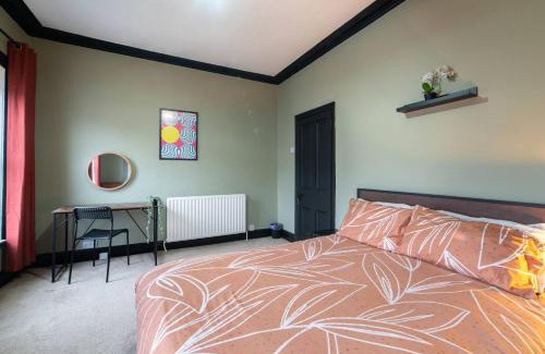 Liverpool House | Long Stay Discounts Work-friendly Free Parking