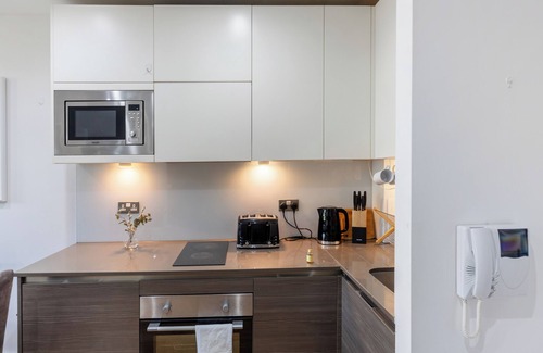 Lewisham Apartment | Long Stay Zone 2 Stylish Studio Minutes From Lewisham Station