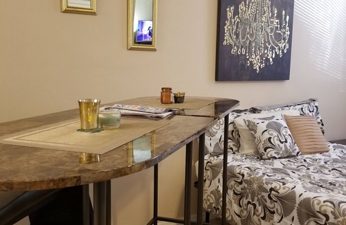 San Marco Condo | Long- Term/Short- Term San Marco Stay 5 min to downtown