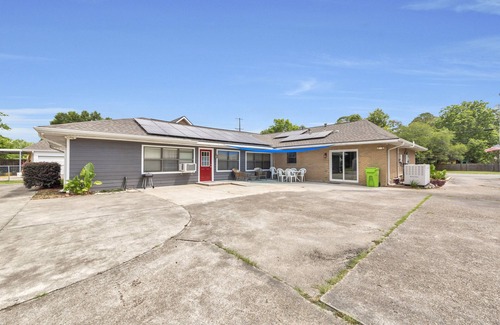 Breaux Bridge Apartment | LONG TERM STAYS, King Temperpidic, Breaux Bridge