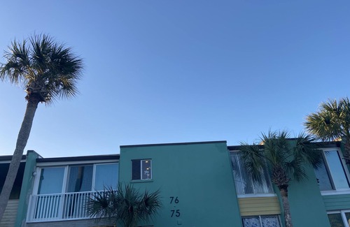 Ormond Beach Condo | Long term Travelers: spacious 2 BR beach condo