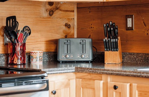 Cana Cabin | Long Valley Lights Cabin - Amazing View & 2 min. to the Blue Ridge Parkway
