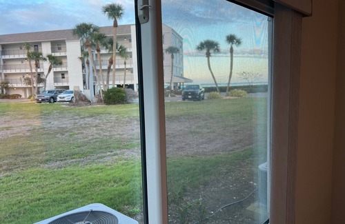 Longboat Key Villa | Longboat Key 1st Floor 2 bed/2 bath, Bayside Recreation-Beach Across the Street