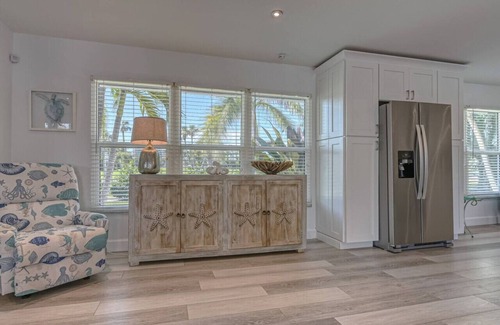 Sarasota House | Longboat Key, canal 2 bed 2 bath