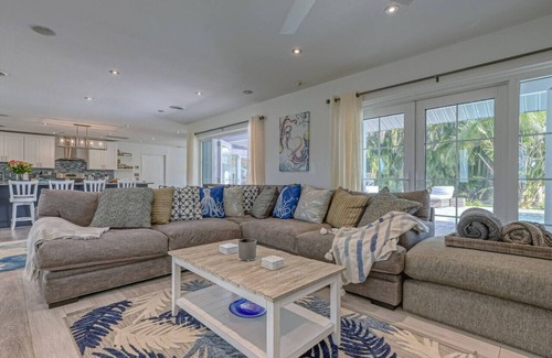 Sarasota House | Longboat Key, canal 2 bed 2 bath