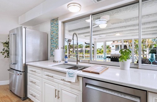 Longboat Key House | Longboat Key living at its finest. Recently remodeled 3 Bedroom, 2 bath home.