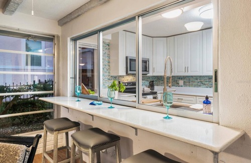 Longboat Key House | Longboat Key living at its finest. Recently remodeled 3 Bedroom, 2 bath home.