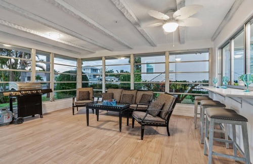 Longboat Key House | Longboat Key living at its finest. Recently remodeled 3 Bedroom, 2 bath home.
