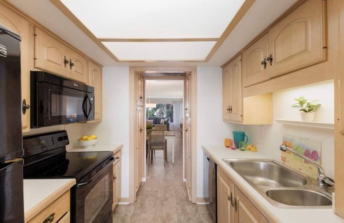 Longboat Key Apartment | Longboat Snowbird Getaway Beach & Bay