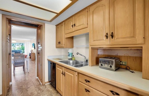Longboat Key Apartment | Longboat Snowbird Getaway Beach & Bay
