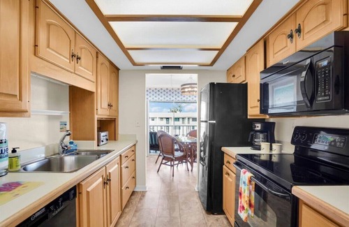 Longboat Key Apartment | Longboat Snowbird Getaway Beach & Bay
