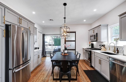 Highland Park House | Longhorn- A Birdy Vacation Rental