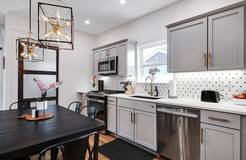 Highland Park House | Longhorn- A Birdy Vacation Rental