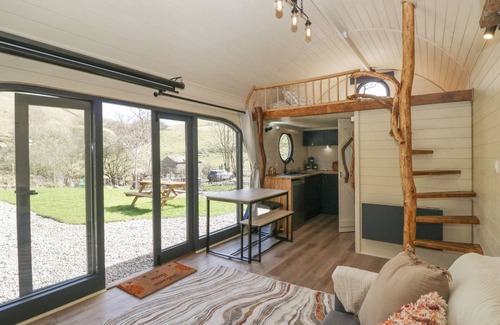 Uldale Cottage | LONGLANDS LODGE, pet friendly, character holiday cottage in Caldbeck