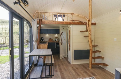 Uldale Cottage | LONGLANDS LODGE, pet friendly, character holiday cottage in Caldbeck