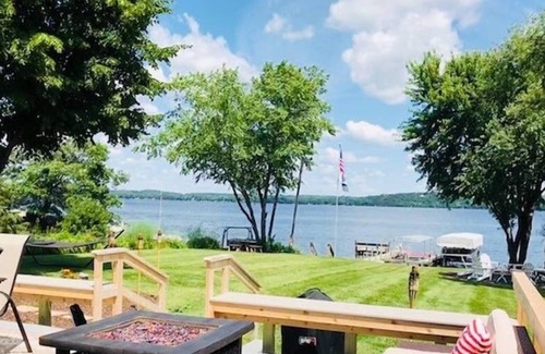 Markesan House | Longview Lodge- A complete package!
