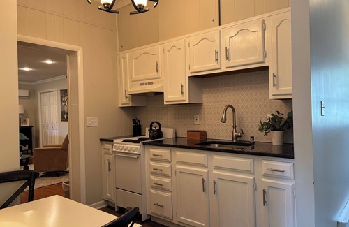 Cochranville House | Longwood Gardens, Special Horseback Riding Trips Avail, Pool, Views 2 King Beds
