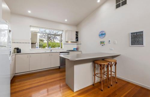 Point Lonsdale House | Lonsdale Back Beach Retreat