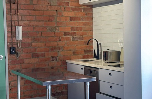 Chinatown Apartment | Lonsdale Street Studio ·