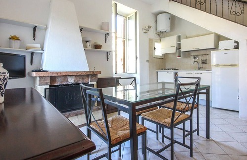 Marina di Pisciotta Apartment | Look forward to a fantastic view of the countryside in this beautiful vacation apartment.