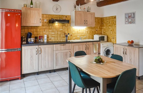 Saint-Chinian Apartment | Look forward to a wonderful vacation in this bright and friendly apartment in the beautiful Languedo