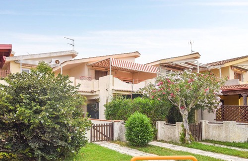 Botricello Apartment | Look forward to a relaxing vacation in this vacation apartment near the beach.