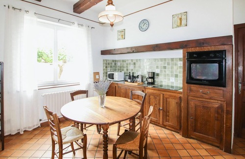 Grillon House | Look forward to this welcoming and authentic vacation home with pool in Valréas.