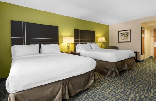 Savannah Hotel | Look No Further! 2 Comfortable Units w/Free Parking, Near City Market!