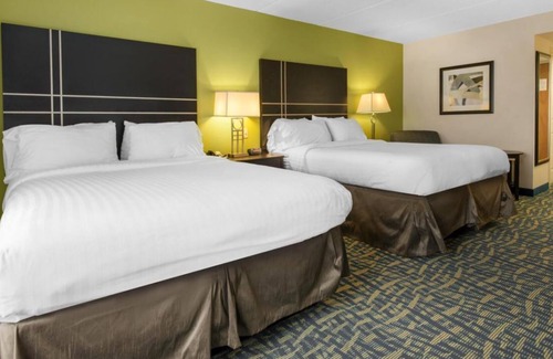 Savannah House | Look No Further! 3 Comfortable Units w/ Free Parking! Close to Disney