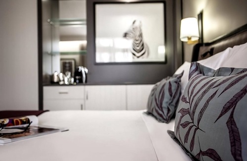 Gaborone Hotel | Look No Further! 3 Contemporary Units, Outdoor Pool, Free Shuttle and Parking!