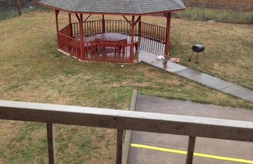 Cabot House | Look No More! Free Breakfast & Parking, Outdoor Pool, Minutes to Allman Park