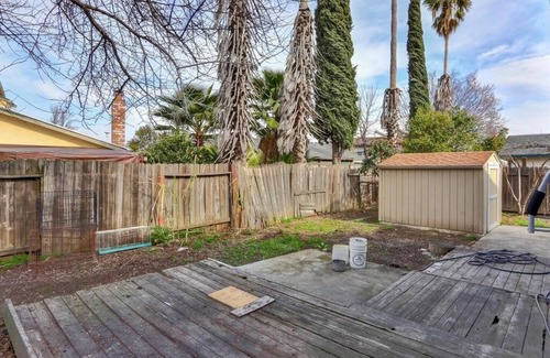 Southwestern Sacramento House | Looking for a vacation? Here you Go! Terrific Family Home with 4 Spacious Bed!