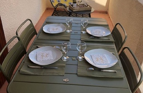 Cavalaire-sur-Mer Apartment | Looking for some sun? Renovated, air-conditioned apartment with swimming pool in Cavalaire.