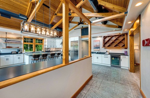 Fish Creek House | Looking for the perfect place for a family gathering or couples get away?
