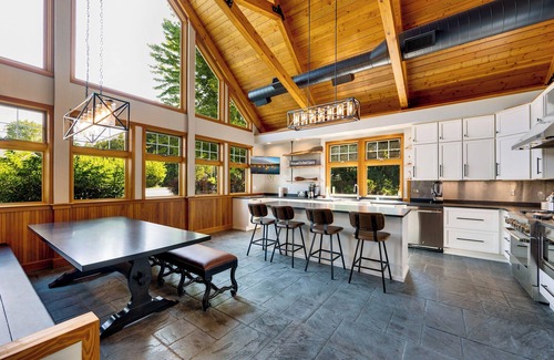 Fish Creek House | Looking for the perfect place for a family gathering or couples get away?