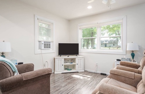 Baldwin House | Lookout Cottage - Lake Access