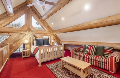 Sundance Cabin | Lookout Pointe - Luxury Mountain Lodge - Panoramic Mountain Views